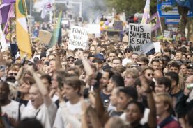 اعتراضات گسترده مردم به تعطیلی کنسرت ها بر اثر کرونا در هلند