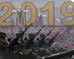رژه نظامی ارتش چین در هفتادمین سالگرد جمهوری خلق چین