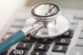 فشار کمیسیون پزشکی برای معافیت مالیاتی پزشکان 