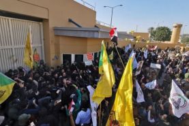 حمله معترضان عراقی به سفارت آمریکا 