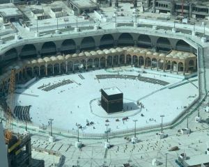 بسته شدن درهای مهمترین و مقدس ترین مکان دنیا برای مسلمانان بدلیل شیوع ویروس کووید 19 