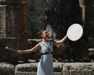 مراسم روشن کردن مشعل المپیک در یونان