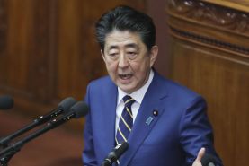 نخست وزیر ژاپن تصمیم خود درباره کناره گیری از قدرت را اعلام کرد