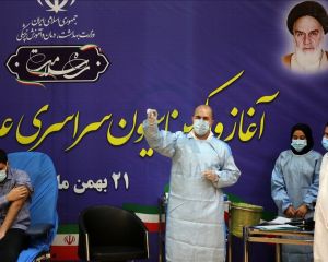 عکس آغاز واکسیناسیون در ایران با واکسن روسی «اسپوتنیک وی»