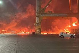 انفجار شدید یک نفتکش در بندر دبی 