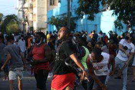 هزاران معترض کوبایی به خیابان رفتند