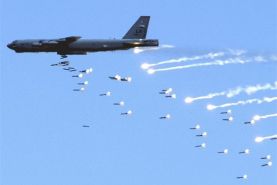  حمله بمب‌ افکن B-52 آمریکا بر مواضع طالبان