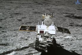 کاوشگر چینی در ماه، شی مکعبی شکل مرموز را مطالعه می کند