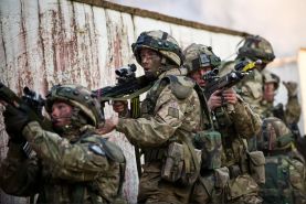 وزارت دفاع بریتانیا در حال بررسی سناریوهای محدود سازی روسیه در بحبوحه بحران اوکراین