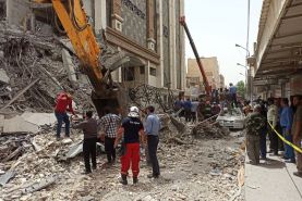 سقوط ساختمان متروپل آبادان تا کنون 11 کشته برجای گذاشته است