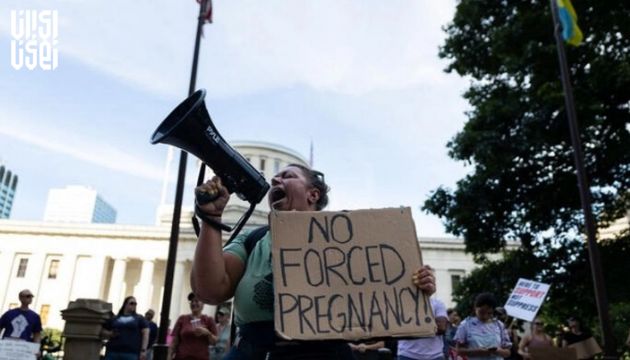 لغو قانون سقط جنین؛ تصمیمی که می تواند آمریکا را زیر و رو کند؛ بایدن از گوشه رینگ فرار می کند؟