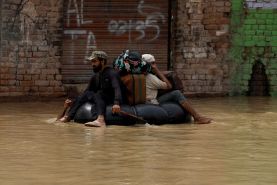 سیل سهمگین پاکستان، ده ها هزار نفر را از خانه هایشان فراری داد