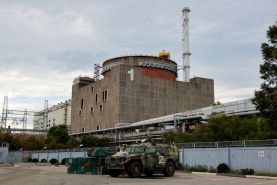 در استانه گزارش ناظران آژانس، گلوله باران نیروگاه هسته ای اوکراین ادامه دارد