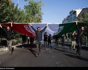 پاسخ قاطع مردم تهران به اغتشاش گران و آسیب زنندگان به اموال عمومی