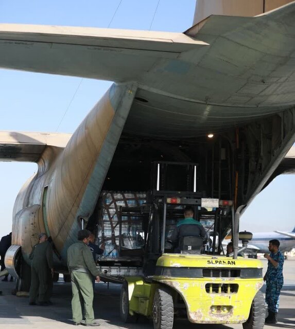 بیش از شش هزار بسته معیشتی به منظور کمک به سیل‌زدگان استان سیستان و بلوچستان، توسط نیروی هوایی ارتش به این منطقه اعزام شد